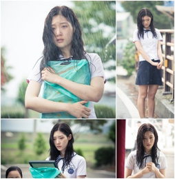 '다만세' 정채연, 첫 촬영 공개..교복 입고 빗속 투혼