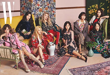 '소녀시대', 완전체 카리스마…"우리, 10년의 역사"