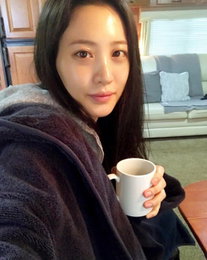 수현, 런던의 청순미녀…"'신비한 동물사전2' 촬영중?"