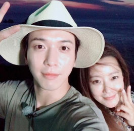 김희선X정용화, 찰떡 남매케미…"섬총각, 공연 잘하고 온나"