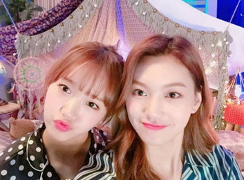 위키미키 최유정X김도연, 물오른 미모 뽐내며 사이좋은 셀카