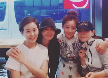 김희선, 유서진·서정연·오연아와 '품위 있는 브런치'