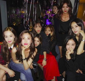 나나 생파에 뭉친 AS·구하라·다솜…"초호화 라인업"