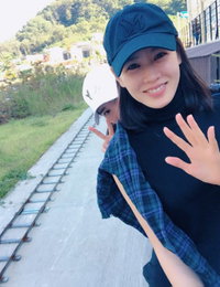 손예진, 사랑스러움 가득 손인사…"해피추석 보내세요"