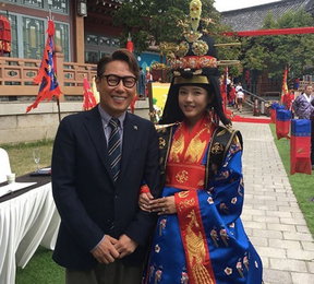 '신부' 오지은, 전통 혼례복 입고 밝은 미소…"결혼 축하해♥"
