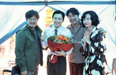 송강호x조정석x배두나 스틸 공개…"복고풍 마약왕"