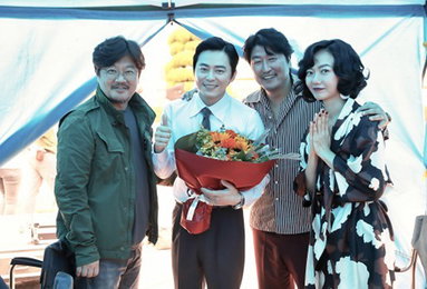 송강호x조정석x배두나 스틸 공개…"복고풍 마약왕"