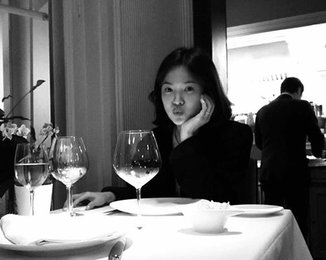 '송중기 아내' 송혜교, 신혼여행 근황…"결혼반지, 반짝반짝"