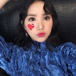 여자친구 은하, 단발여신의 귀여움…"심쿵 하트요정"