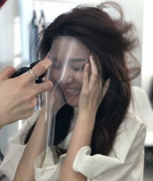 정시아, 바람 맞으며 찰칵…"고마워 예쁘게 찍어줘서"