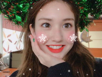 전소미, 인형의 청순…"나, 성탄절 귀요미"
