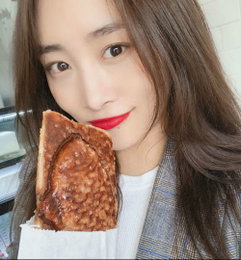 카라 니콜, 리즈시절급 방부제 미모…"오랜만이죠"