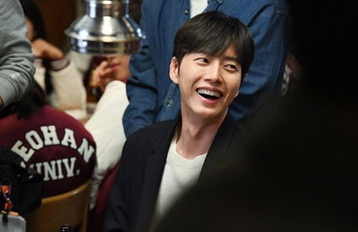 ‘치즈인더트랩’ 백해진, 비하인드 스틸 6종 공개..‘시선 강탈’