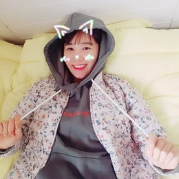 유리, 똑단발 찰떡 소화하는 러블리함…"행복한 봄날"