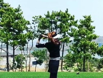 이윤미, "골프채가 자꾸 뒤통수를 때리네...올해는 꼭..."