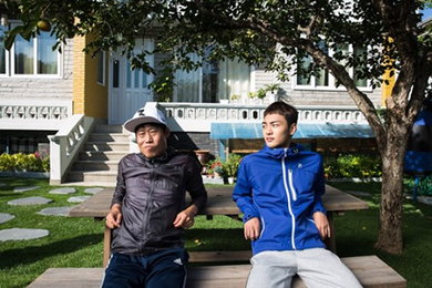 '레슬러', 김민재부터 유해진까지..세대별 대표 배우 총출동