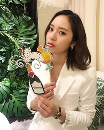 f(x) 크리스탈, 여신님 미모 뽐내…'눈길'