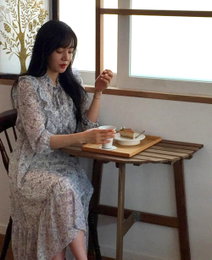 임수정, 커피+케이크면 행복하지…"동안 미녀"