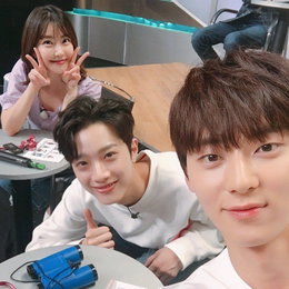 레이디제인, 황민현·라이관린과 '찰칵'