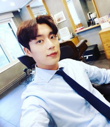 윤두준, 심쿵유발 눈맞춤…"눈빛에 두준두준"