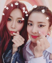 제아X산다라박, 꽃자매 탄생이요..."얼굴이 꽃"