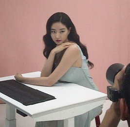 김사랑, 동안의 아이콘...미모 뽐내
