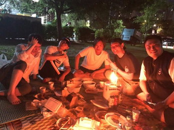 이승환+황정민, 한강 둔치 절친모임.."조작질해도 우린 굳건"