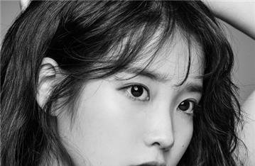 아이유, 감독 4명과 단편영화 4편 출연