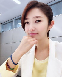 김경란 아나운서, 부어도 예뻐..."단아함의 정석"