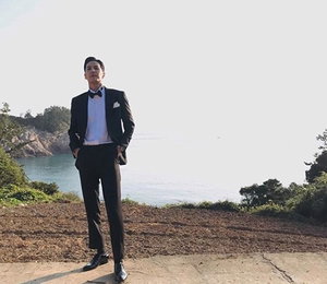 김지석, 뼛속까지 ‘톱스타 유백이’ 허세가득 비주얼