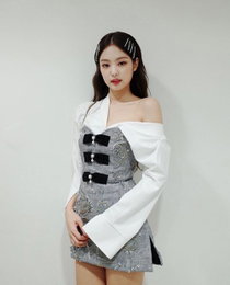 블랙핑크 제니 ‘아찔한 패션’