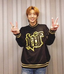이준기, 소년美 뿜뿜..."심쿵 부르는 미소"