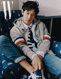 엑소 찬열, 파리 물들인 '잘생김'…"그림같은 비주얼"