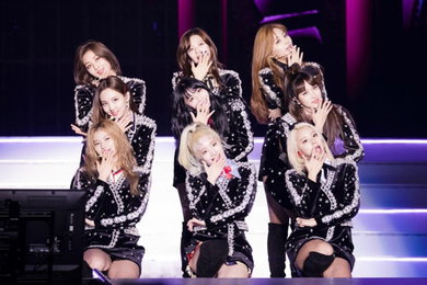 일본은 지금 트와이스 열풍…10만 도쿄돔 꽉 채워