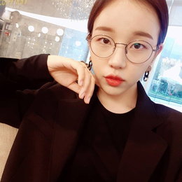 백아연, 무심한듯 시크하게 '깔끔한 올블랙 패션'