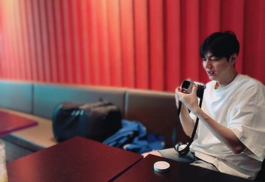 이민호, 사회로 돌아온 조각 미남…여전한 잘생김