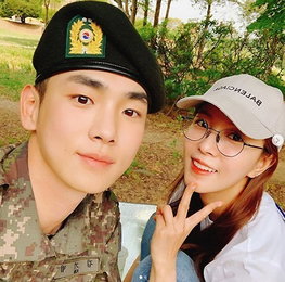보아, 샤이니 키 면회 “군복도 잘 어울리는 기범이”