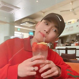 샤이니 키, 군복무 중 근황 공개…"훈훈함 여전하네"