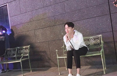 장기용, 세상 진지한 포즈로 귀여운 고민.."내일 아침 뭐 먹지"