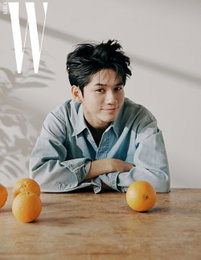 옹성우, ‘옹비드’라는 별명답게 근사한 포즈 & 꽃미소 선보여