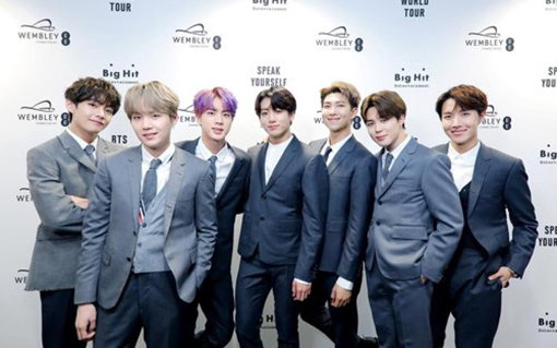 방탄소년단, 한달여 휴가 끝…해외 출국
