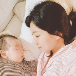 '이필모♥' 서수연, 아들 바라보는 꿀 뚝뚝 눈빛