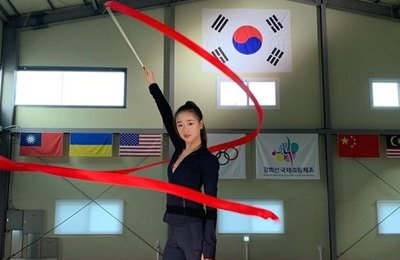 손연재, 리본 들고 요정美 발산…"현역 시절 그대로"