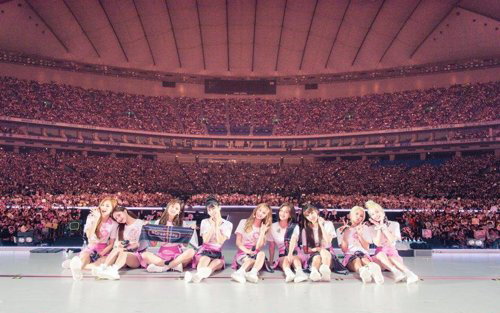트와이스, 1년만에 다시 도쿄돔…내년 월드투어 추가