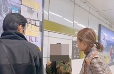 옥주현, 지하철 전광판서 팬 만나 "고마와요…핑키짱"