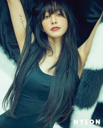 한예슬, 주근깨마저 스타일리시…독보적 아름다움