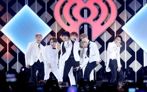 방탄소년단, 美징글볼 무대 달궈…"다음 계획은 새 앨범"