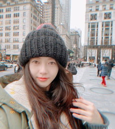 고아라, 모자 때문에 작은 얼굴 소멸직전.."2019년 안녕"