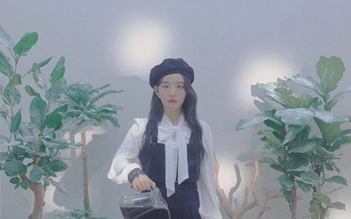 윤하, 연작 미니앨범 ‘언스테이블 마인드셋’ 발매..RM과 협업
