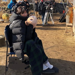 신민아, 롱패딩에 파묻혀 찰칵..."정선에서 촬영 중"